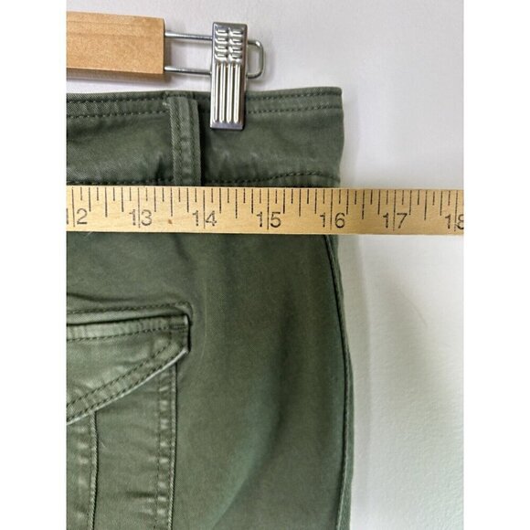 Torrid Plus Aviator Crop twill olive green Capri pants Pockets Size 10 - Picture 10 of 15
